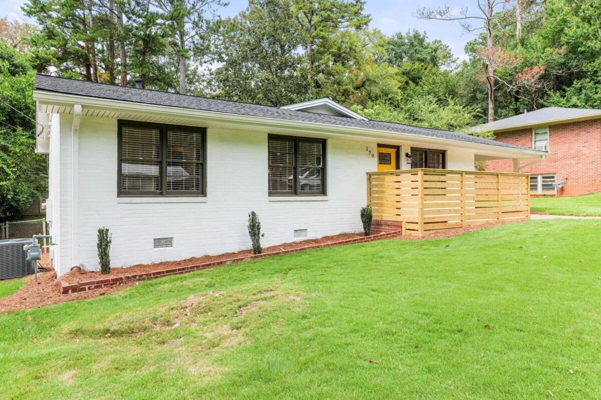 Sanctuary On Sherwood With A Backyard Oasis! Ferienhaus *