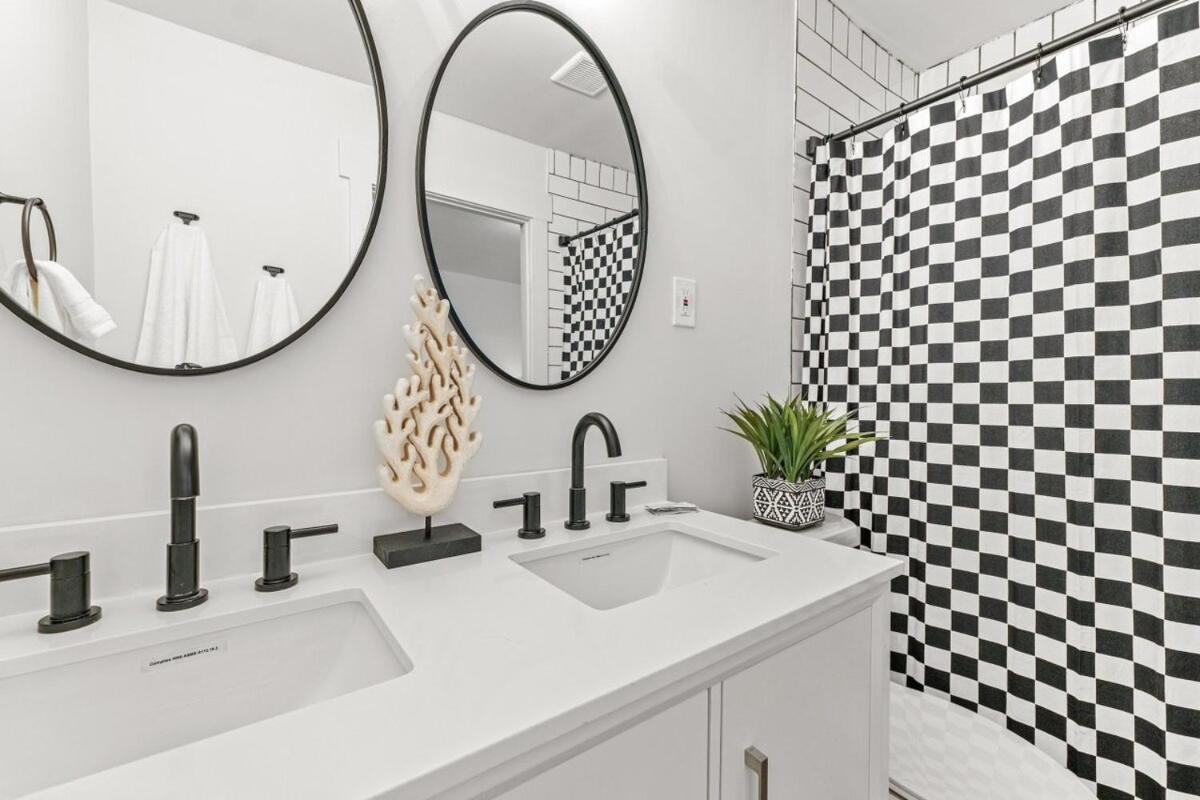 Ferienhaus Sanctuary On Sherwood With A Backyard Oasis! Athens